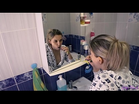 ❤️ Mbanye anataghị ikike na-eto eto na pajamas na-ejedebe ọnụ ọnụ na ịnyịnya ibu - letty ojii ❤️ na porn% ig.porno-filmy.ru%